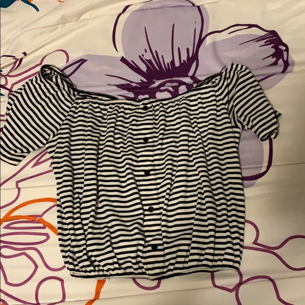 cold shoulder crop top